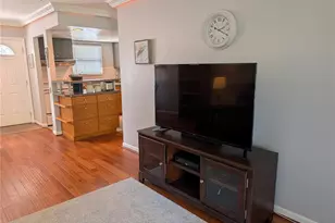 1531 Leisure Dr, Bradenton, FL 34207 - Photo 9
