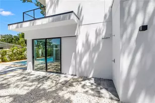 2345 Temple St, Sarasota, FL 34239 - Photo 59