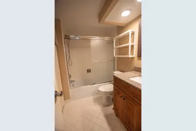 4525 Cove Circle #1107, Saint Petersburg, FL 33708 - Photo 9