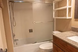4525 Cove Cir, Saint Petersburg, FL 33708 - Photo 9
