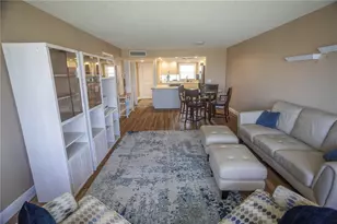 4525 Cove Cir, Saint Petersburg, FL 33708 - Photo 5