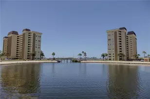 4525 Cove Cir, Saint Petersburg, FL 33708 - Photo 1