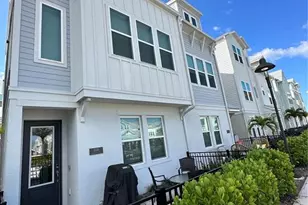 2328 Lindstrom St, Sarasota, FL 34237 - Photo 1