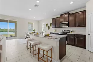 5740 Woodland Sage Dr, Sarasota, FL 34238 - Photo 3