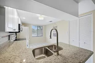 7858 Eagle Creek Dr, Sarasota, FL 34243 - Photo 9