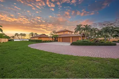 1136 N Lake Shore Drive, Sarasota, FL 34231 - Photo 7