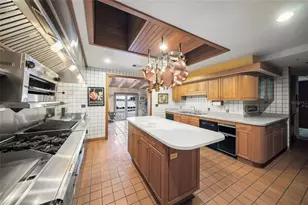 1136 N Lake Shore Dr, Sarasota, FL 34231 - Photo 17