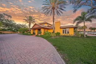 1136 N Lake Shore Dr, Sarasota, FL 34231 - Photo 9