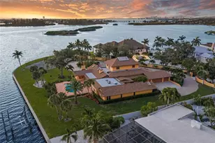 1136 N Lake Shore Dr, Sarasota, FL 34231 - Photo 5