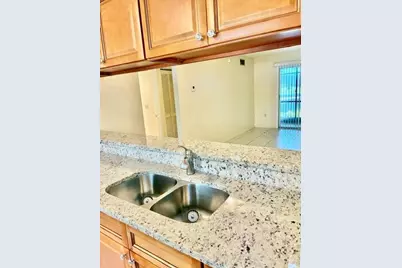 211 Airport Avenue W #111, Venice, FL 34285 - Photo 5