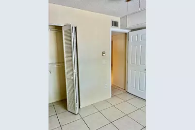 211 Airport Avenue W #111, Venice, FL 34285 - Photo 9