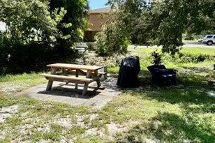 211 Airport Ave W, Venice, FL 34285 - Photo 17