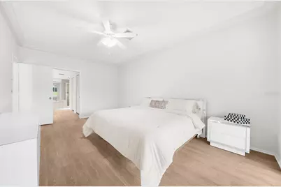 7306 Golf Pointe Circle, Sarasota, FL 34243 - Photo 27