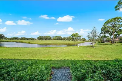 7306 Golf Pointe Circle, Sarasota, FL 34243 - Photo 45