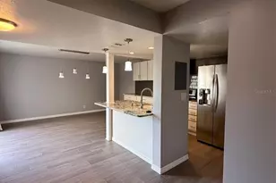 6814 Whitman Pl, Sarasota, FL 34243 - Photo 5