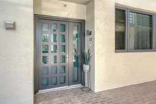1055 Gulf of Mexico Dr, Longboat Key, FL 34228 - Photo 11