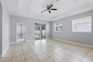 5270 Levi Ln, Sarasota, FL 34233 - Photo 7