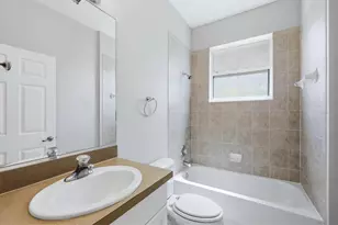 5270 Levi Ln, Sarasota, FL 34233 - Photo 27