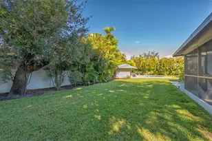 3606 Palonia Ct, Sarasota, FL 34239 - Photo 45