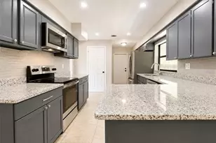 1612 Martin Luther King Jr Ave, Lakeland, FL 33805 - Photo 5