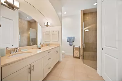 435 Nokomis Avenue S #312, Venice, FL 34285 - Photo 5