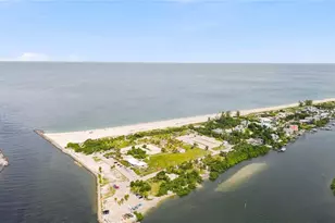 435 Nokomis Ave S, Venice, FL 34285 - Photo 49