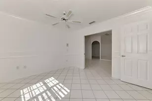 4468 Ascot Cir N, Sarasota, FL 34235 - Photo 43