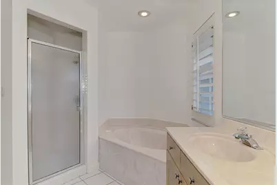 4468 Ascot Circle N, Sarasota, FL 34235 - Photo 39