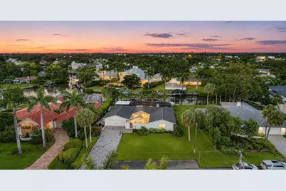 1761 Sandalwood Drive, Sarasota, FL 34231 - Photo 3