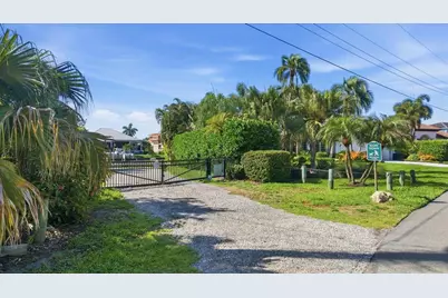 1761 Sandalwood Drive, Sarasota, FL 34231 - Photo 73