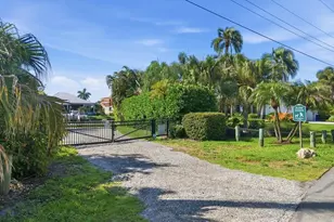 1761 Sandalwood Dr, Sarasota, FL 34231 - Photo 73