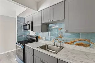 6100 12th Street S, Saint Petersburg, FL 33705 - Photo 9