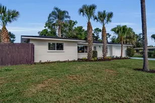 2769 Wisteria Pl, Sarasota, FL 34239 - Photo 3