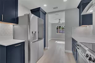 2769 Wisteria Pl, Sarasota, FL 34239 - Photo 29