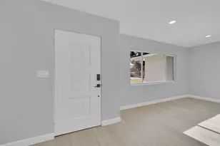 2769 Wisteria Pl, Sarasota, FL 34239 - Photo 13