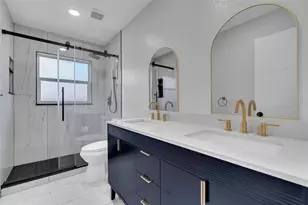 2769 Wisteria Pl, Sarasota, FL 34239 - Photo 51