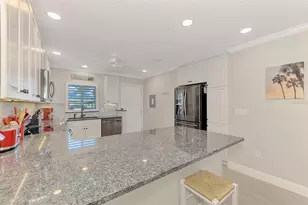1608 Stickney Point Rd, Sarasota, FL 34231 - Photo 23
