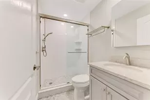 1608 Stickney Point Rd, Sarasota, FL 34231 - Photo 37