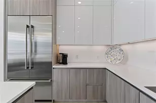 301 Quay Commons, Sarasota, FL 34236 - Photo 19