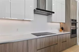 301 Quay Commons, Sarasota, FL 34236 - Photo 21