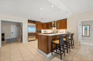 915 Seaside Dr, Sarasota, FL 34242 - Photo 9