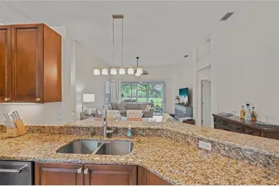 7617 Whitebridge Glen, University Park, FL 34201 - Photo 9