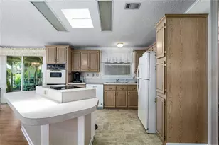 8530 Countess Ave Cir, Palmetto, FL 34221 - Photo 7