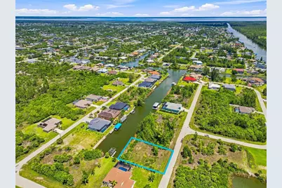 10462 Poughkeepsie Circle, Port Charlotte, FL 33981 - Photo 9