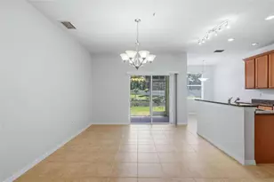 3717 Parkridge Cir, Sarasota, FL 34243 - Photo 17