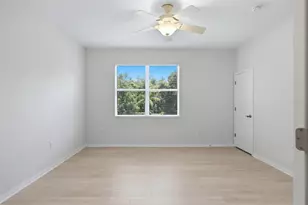3717 Parkridge Cir, Sarasota, FL 34243 - Photo 29