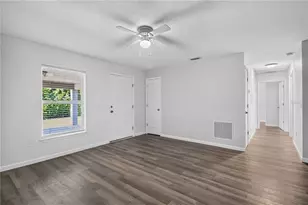 2311 54th Ave Dr W, Bradenton, FL 34207 - Photo 11