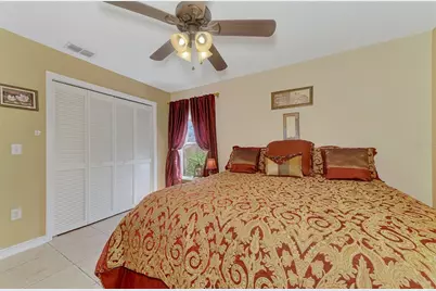 3911 77th Place E, Sarasota, FL 34243 - Photo 25