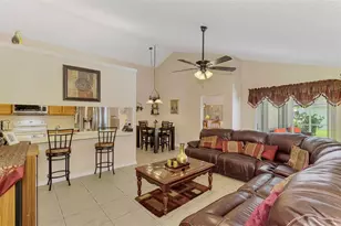 3911 77th Pl E, Sarasota, FL 34243 - Photo 13