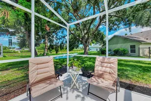 3911 77th Pl E, Sarasota, FL 34243 - Photo 3